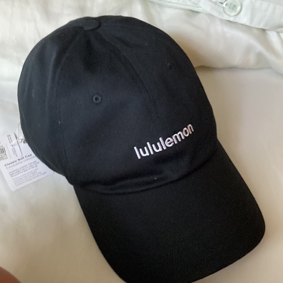 lululemon athletica Classic Black Cap - Picture 2 of 4
